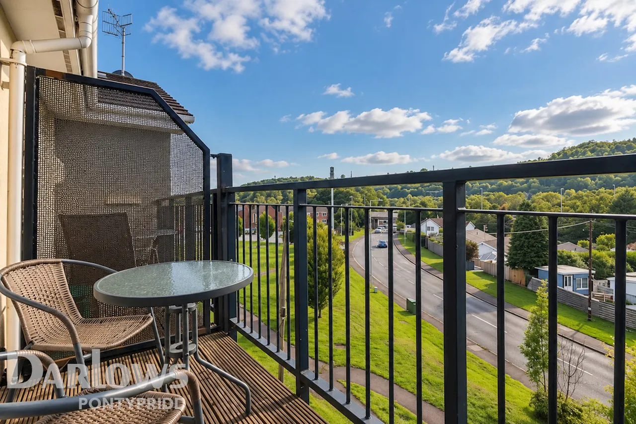 Heol Gruffydd, Pontypridd, photo 12