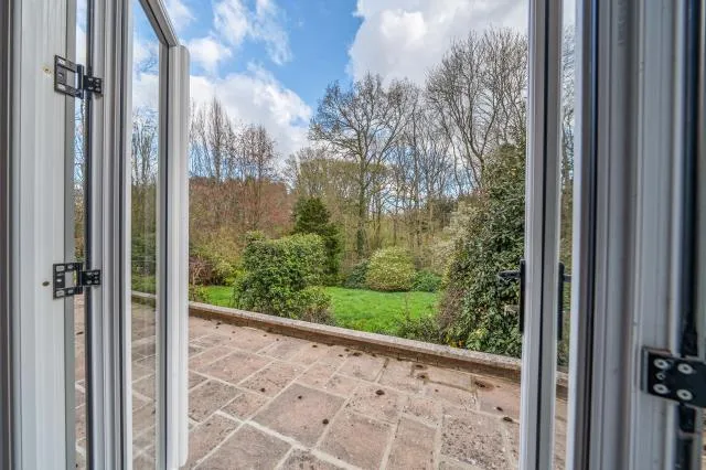 Whiteoaks, Bucklebury Alley, RG18, photo 9