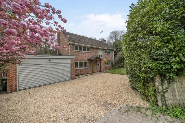 Whiteoaks, Bucklebury Alley, RG18, photo 6