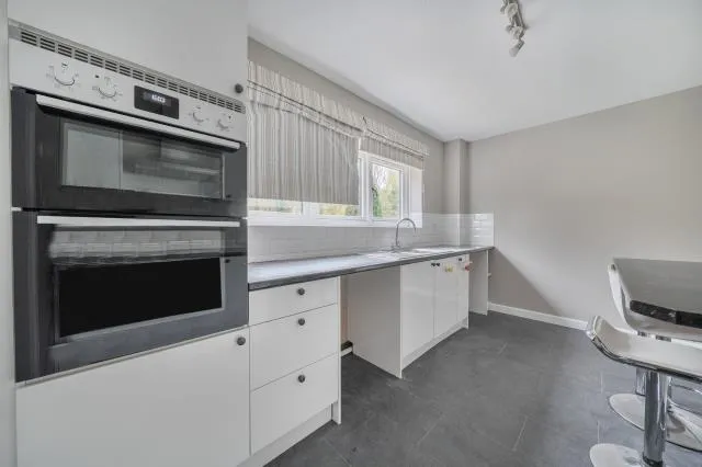 Whiteoaks, Bucklebury Alley, RG18, photo 11