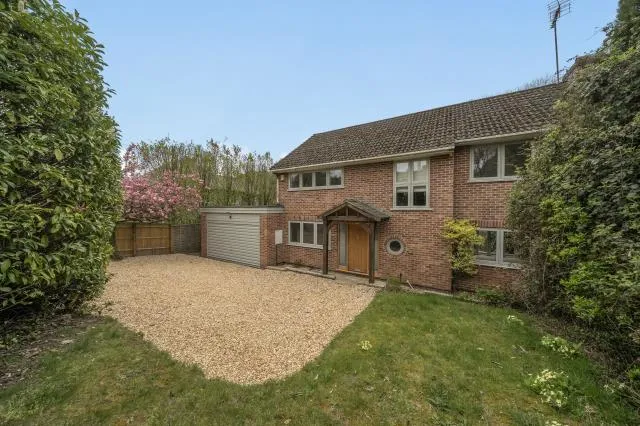 Whiteoaks, Bucklebury Alley, RG18, photo 5