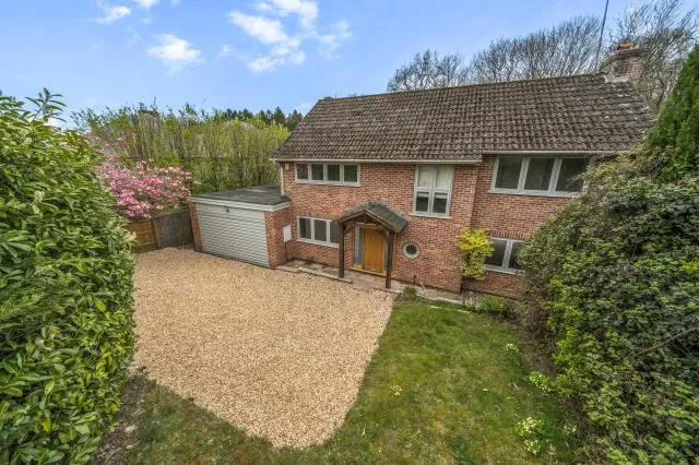 Whiteoaks, Bucklebury Alley, RG18, photo 10