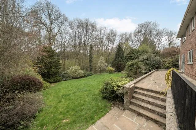 Whiteoaks, Bucklebury Alley, RG18, photo 29
