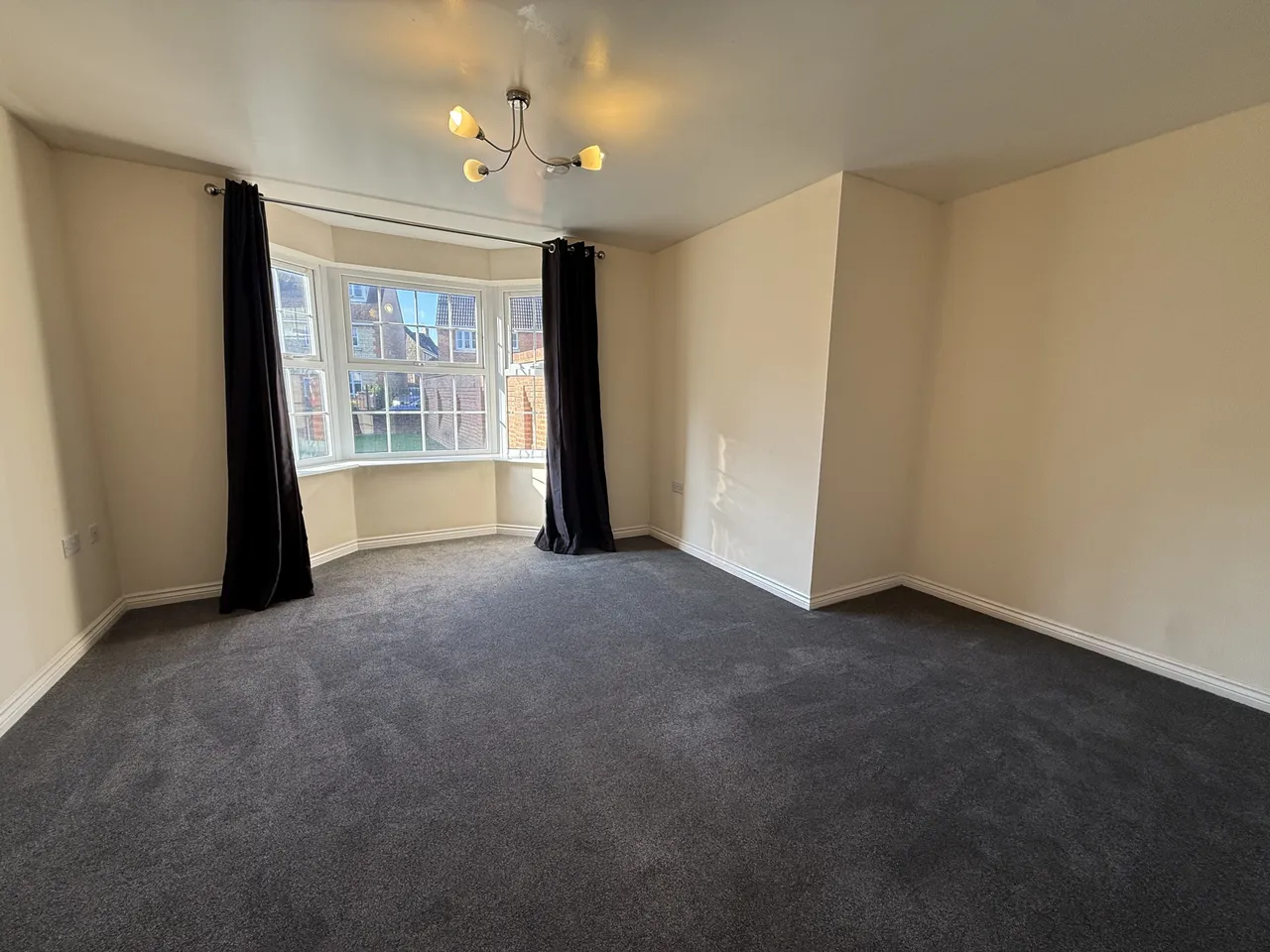 Boatman Close, Oakhurst, SN25, photo 2
