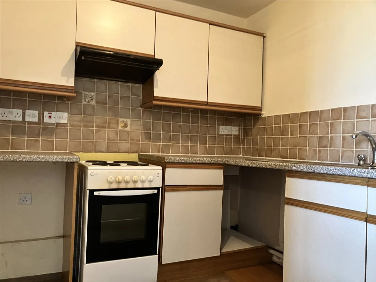 White Lion Court, Lion Hill, photo 4