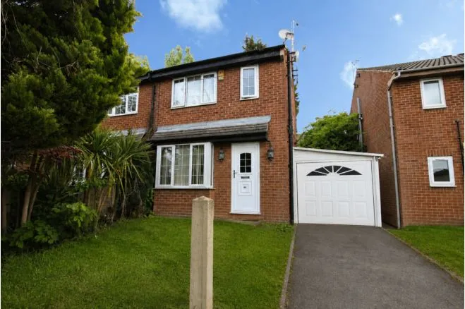 3 bed house for sale, Exeter Drive, Leeds, LS10