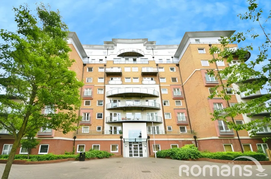 2 bed flat for sale, Winterthur Way, Basingstoke, RG21