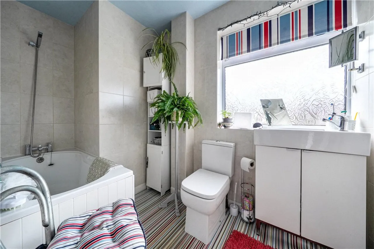 Wills Way, Romsey, SO51, photo 13
