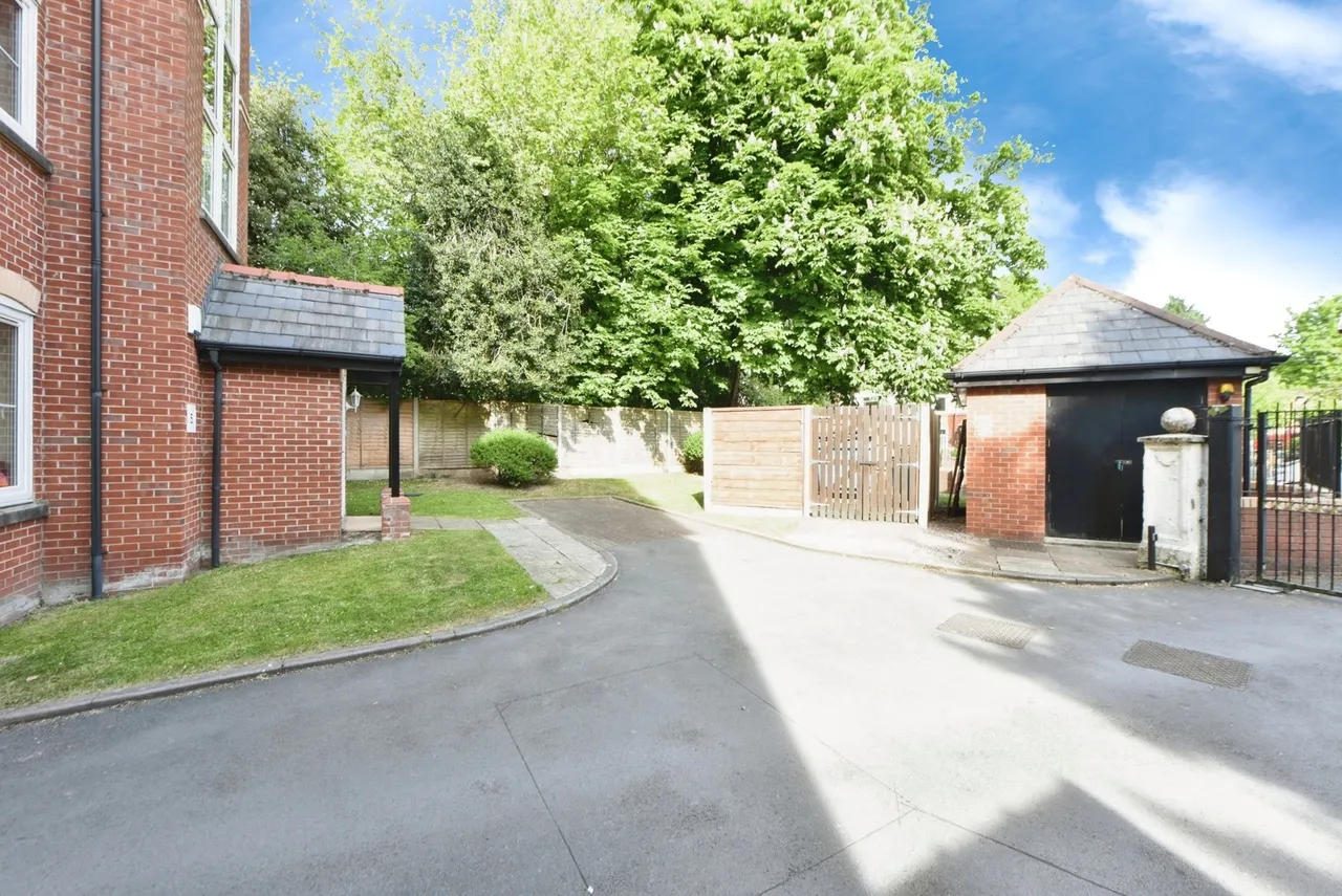 Lingfield Apartments, 70 Whalley Road, Manchester, Greater Manchester, M16, photo 4