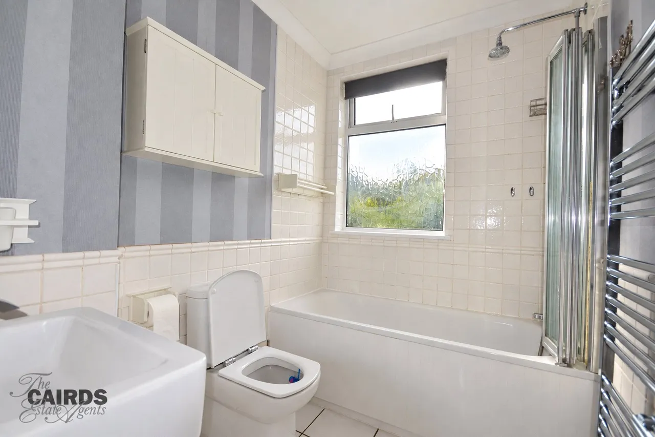 Stoneleigh Avenue, Worcester Park, KT4, photo 9