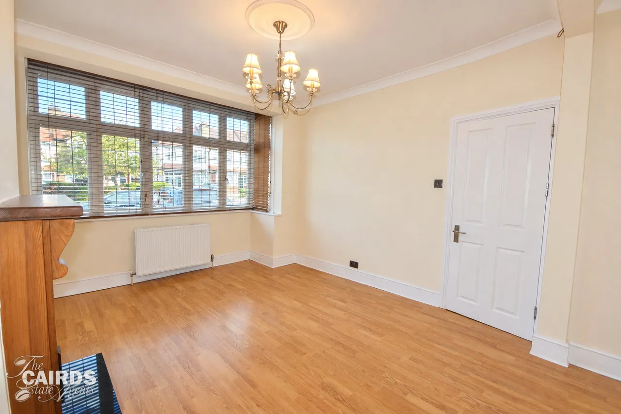 Stoneleigh Avenue, Worcester Park, KT4, photo 3