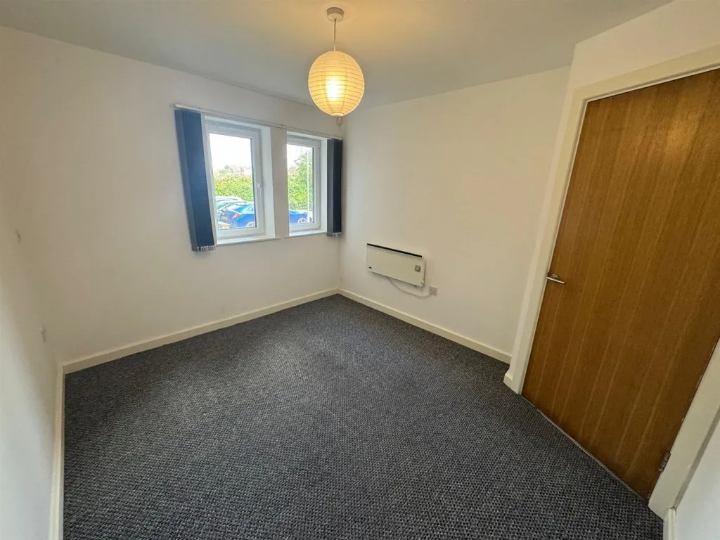 Otley Road, Bradford, BD3, photo 5