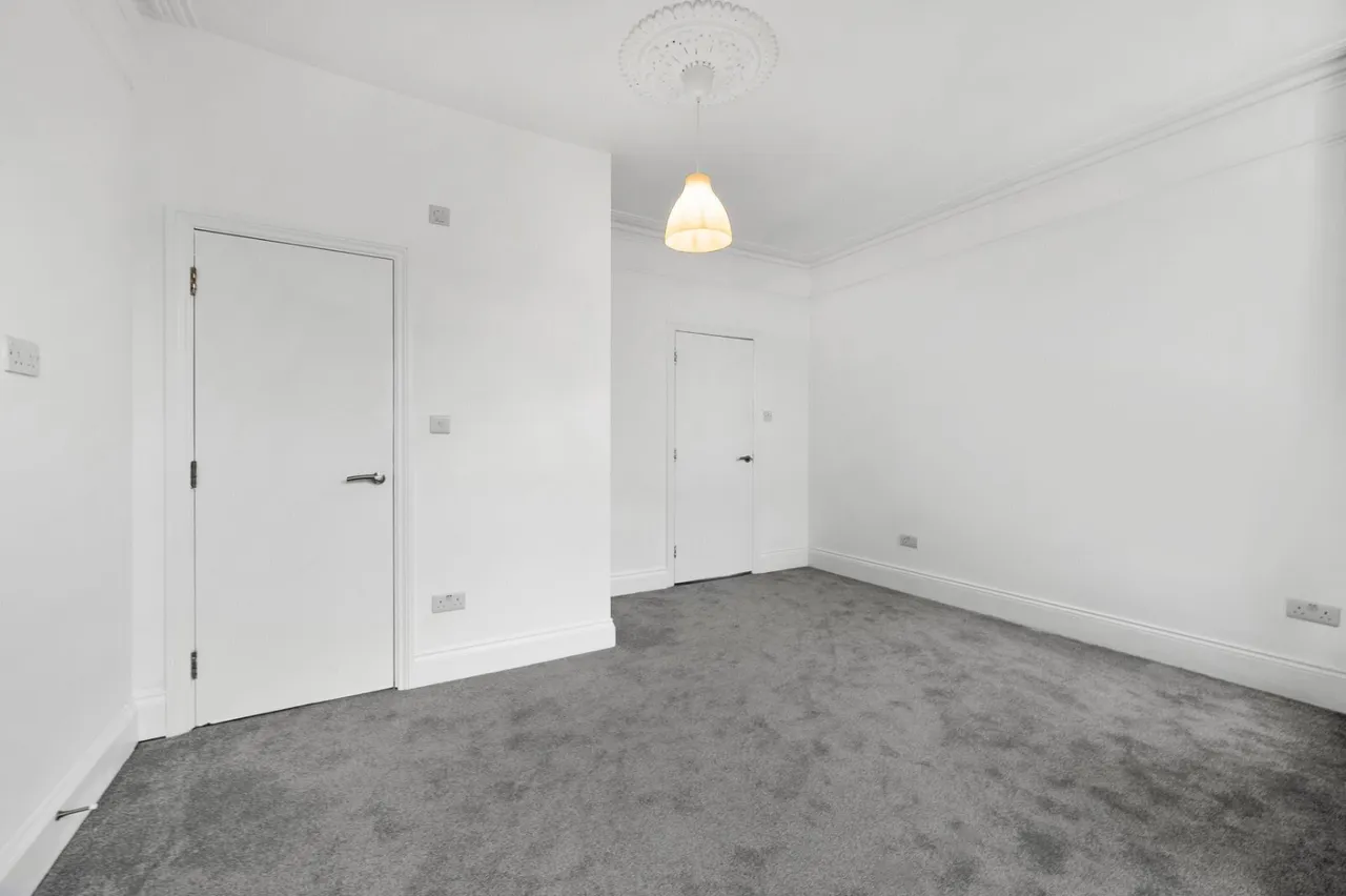 Ivy Crescent, London, W4, photo 11