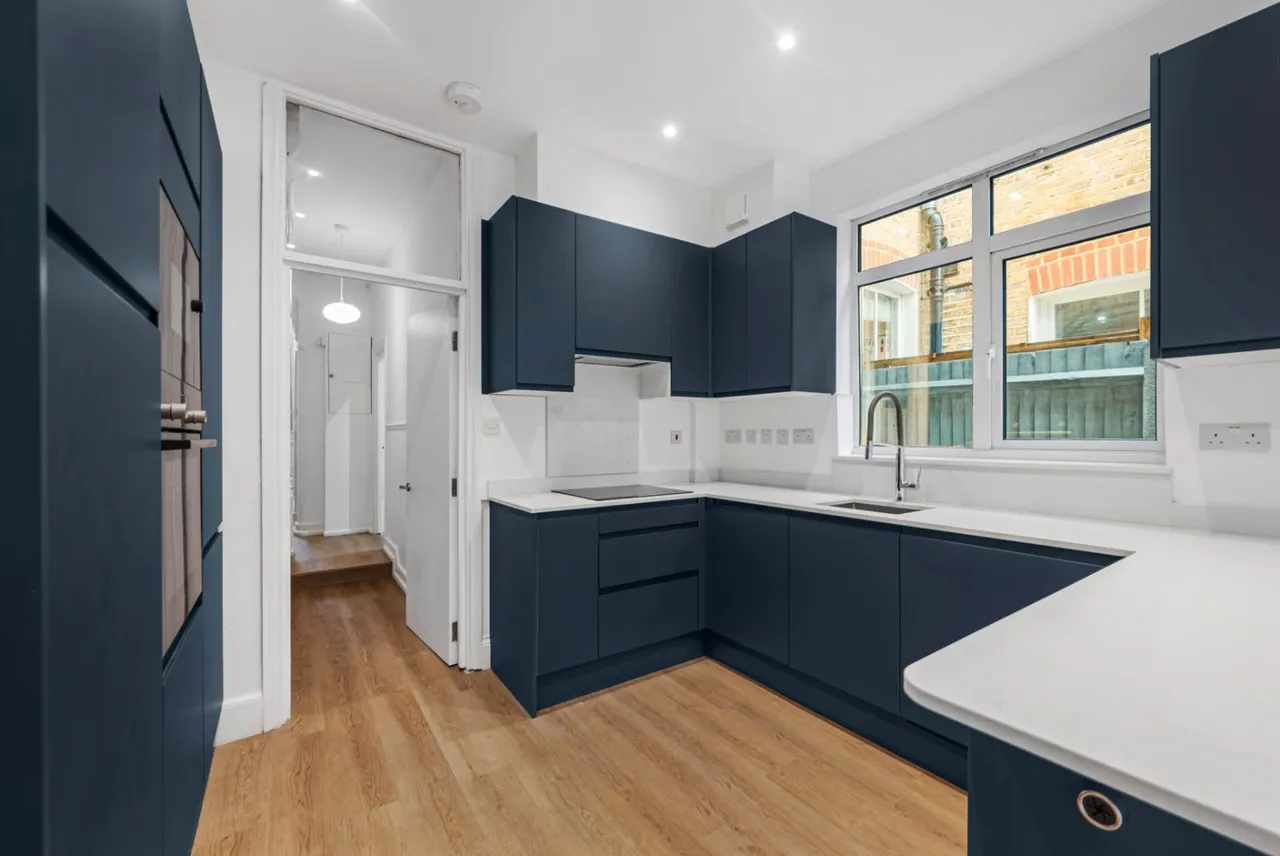 Ivy Crescent, London, W4, photo 2