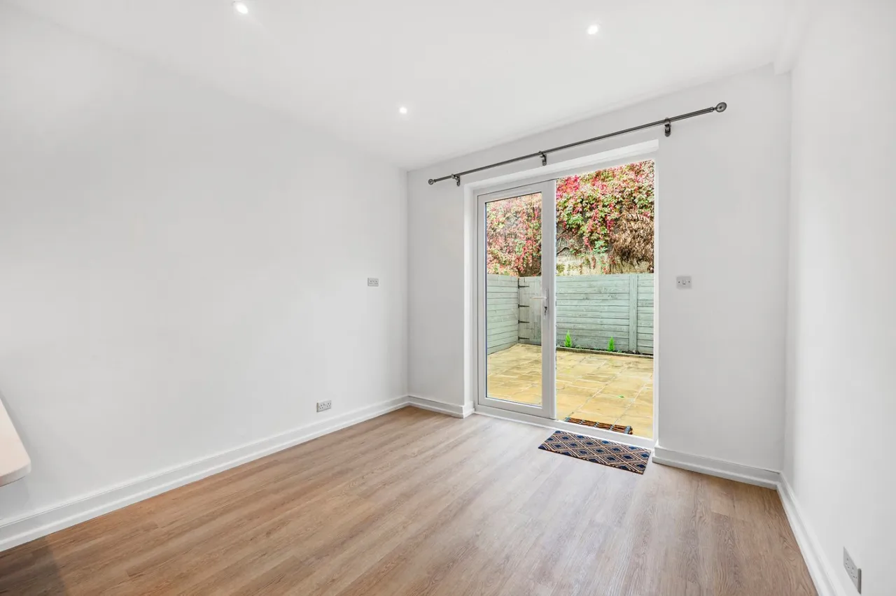 Ivy Crescent, London, W4, photo 6