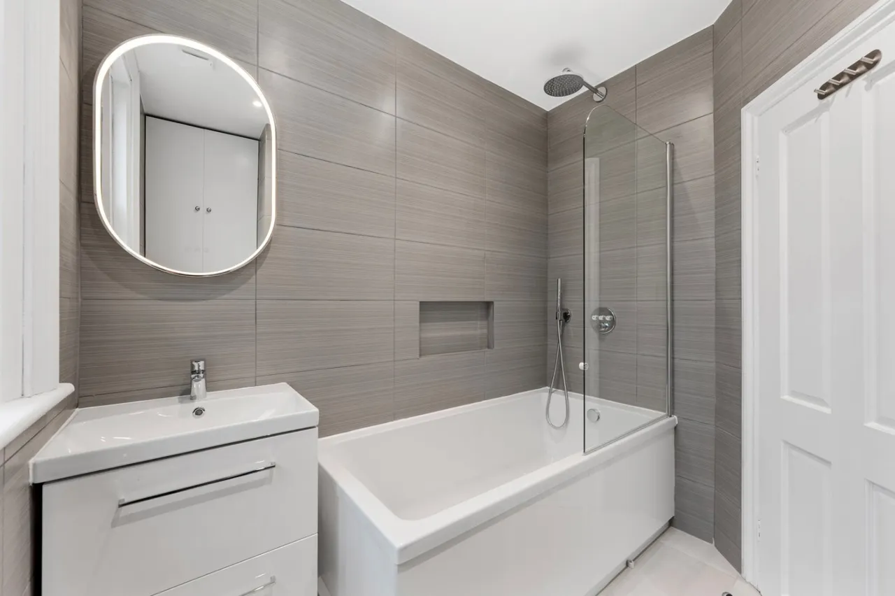 Ivy Crescent, London, W4, photo 12