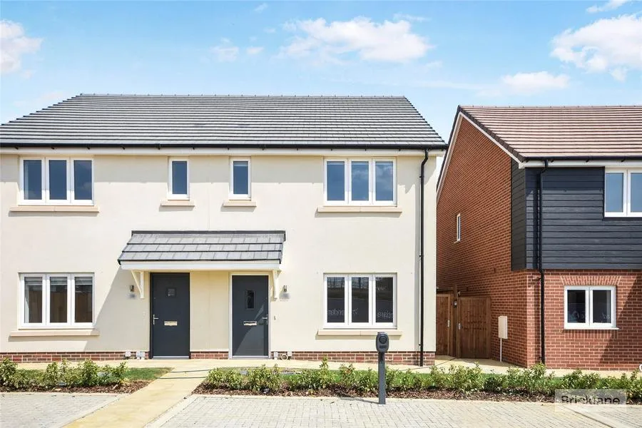 3 bed house to rent, Priestley Field Avenue, Little Dunmow, CM6