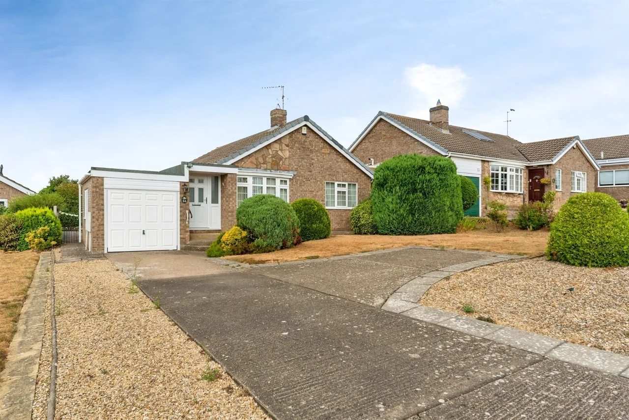2 bed house for sale — Winchester Road, Grantham