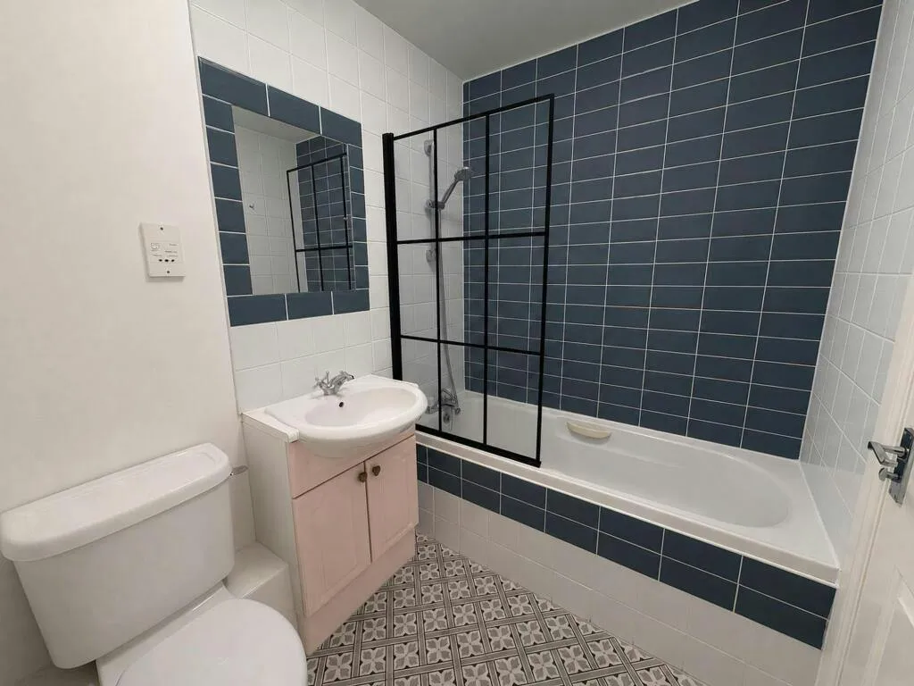 Reed Drive, Redhill, RH1, photo 6
