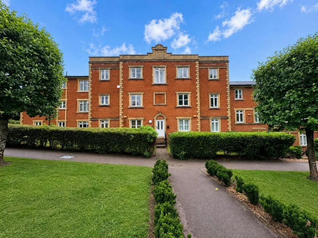 Reed Drive, Redhill, RH1, photo 2