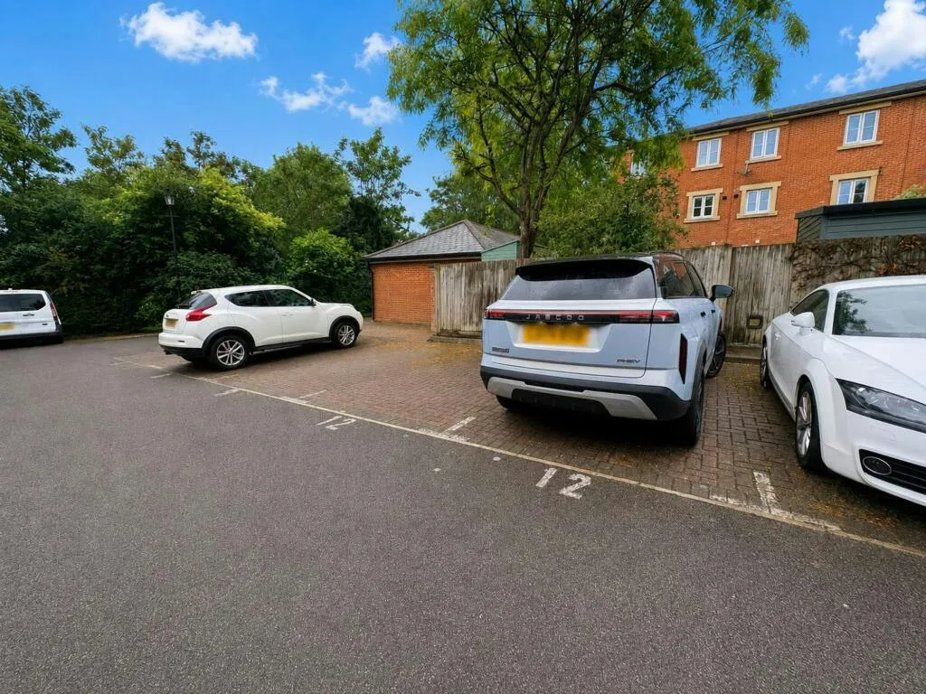 Reed Drive, Redhill, RH1, photo 11