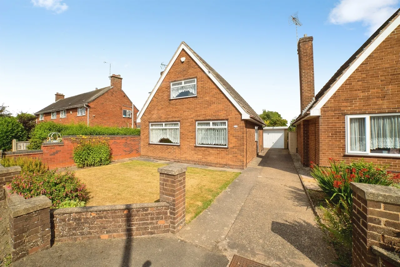3 bed chalet for sale, Alfreton Road, Newton, DE55