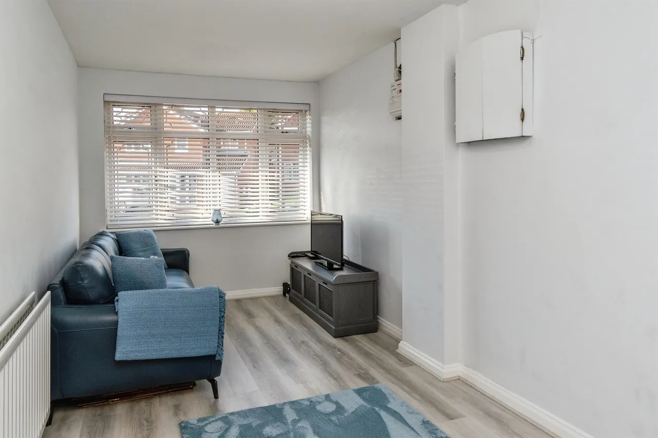 St. Lawrence Drive, Cannock, WS11, photo 7