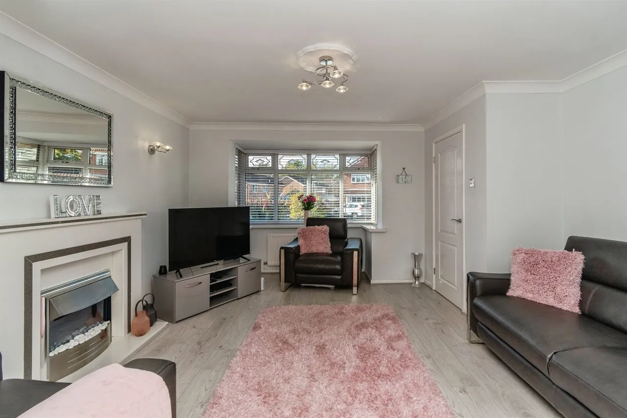 St. Lawrence Drive, Cannock, WS11, photo 5