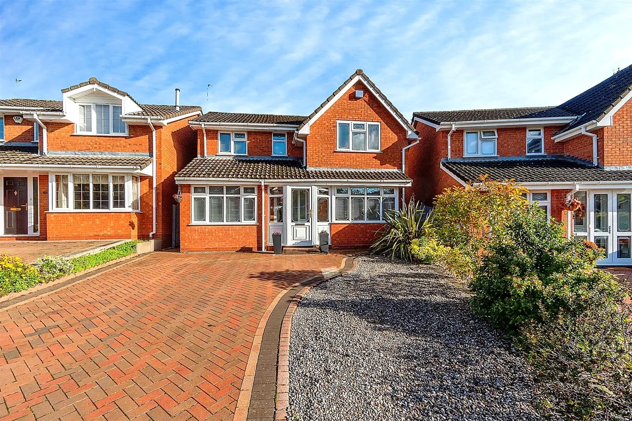 4 bed house for sale, St. Lawrence Drive, Cannock, WS11