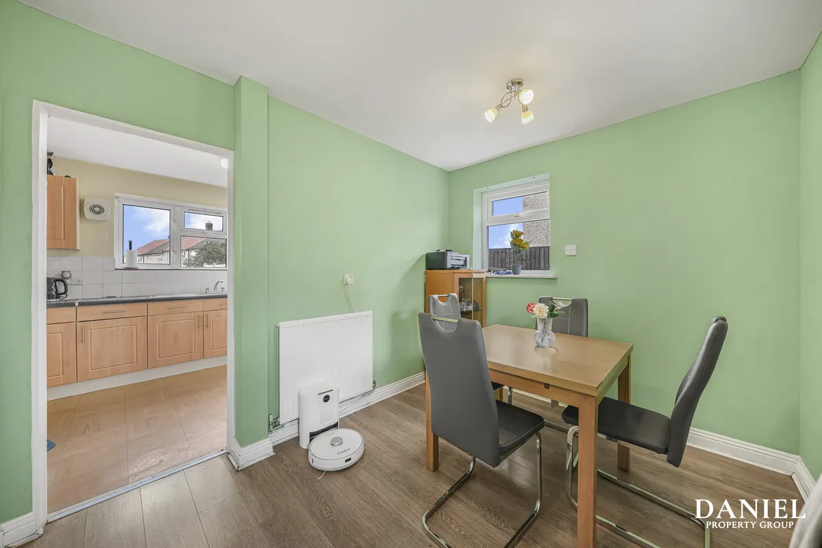 Kathleen Ferrier Crescent, Laindon, SS15, photo 6