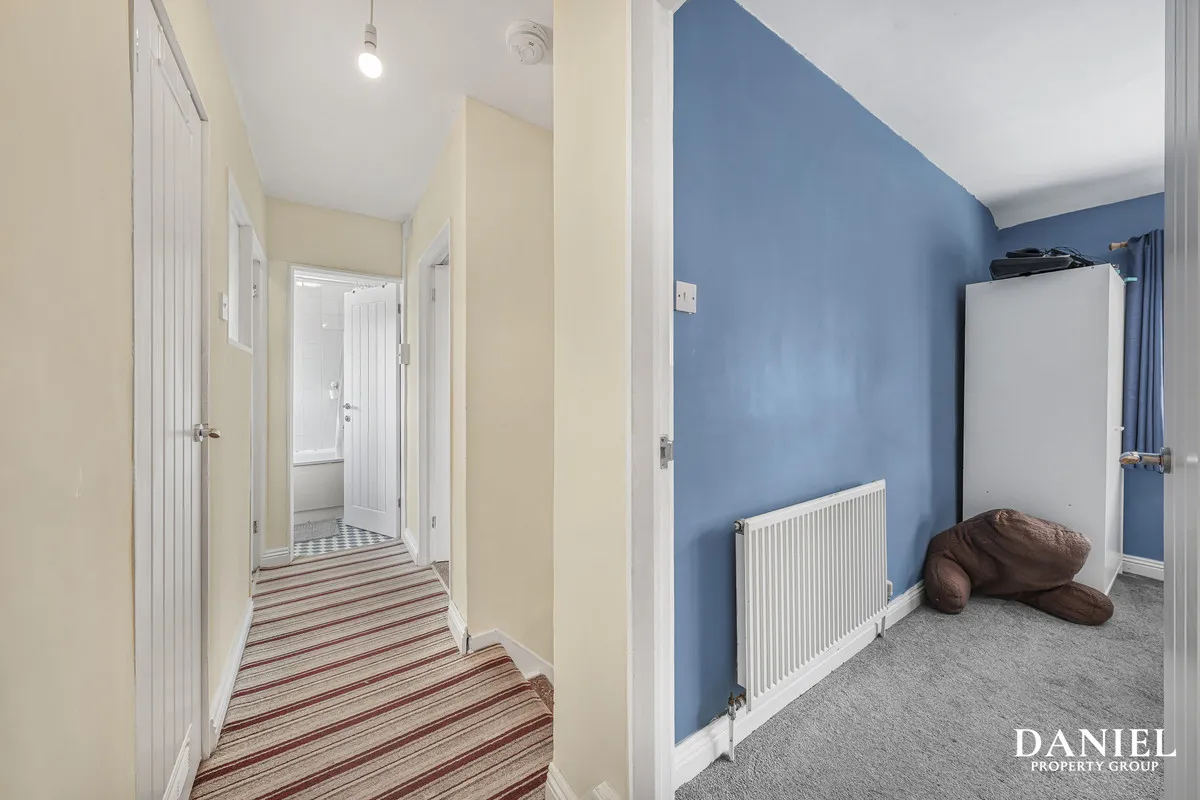 Kathleen Ferrier Crescent, Laindon, SS15, photo 11