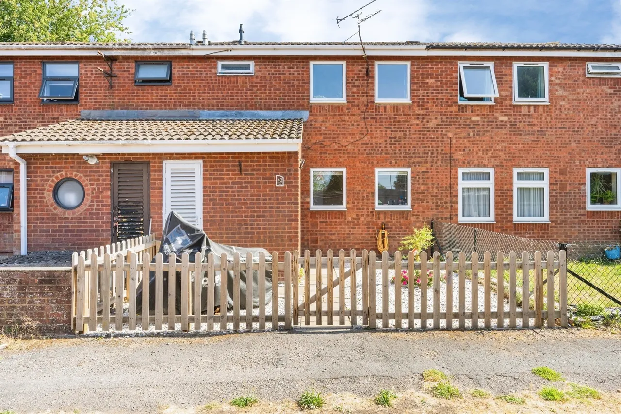 3 bed house for sale, Blackwater Drive, Aylesbury, HP21