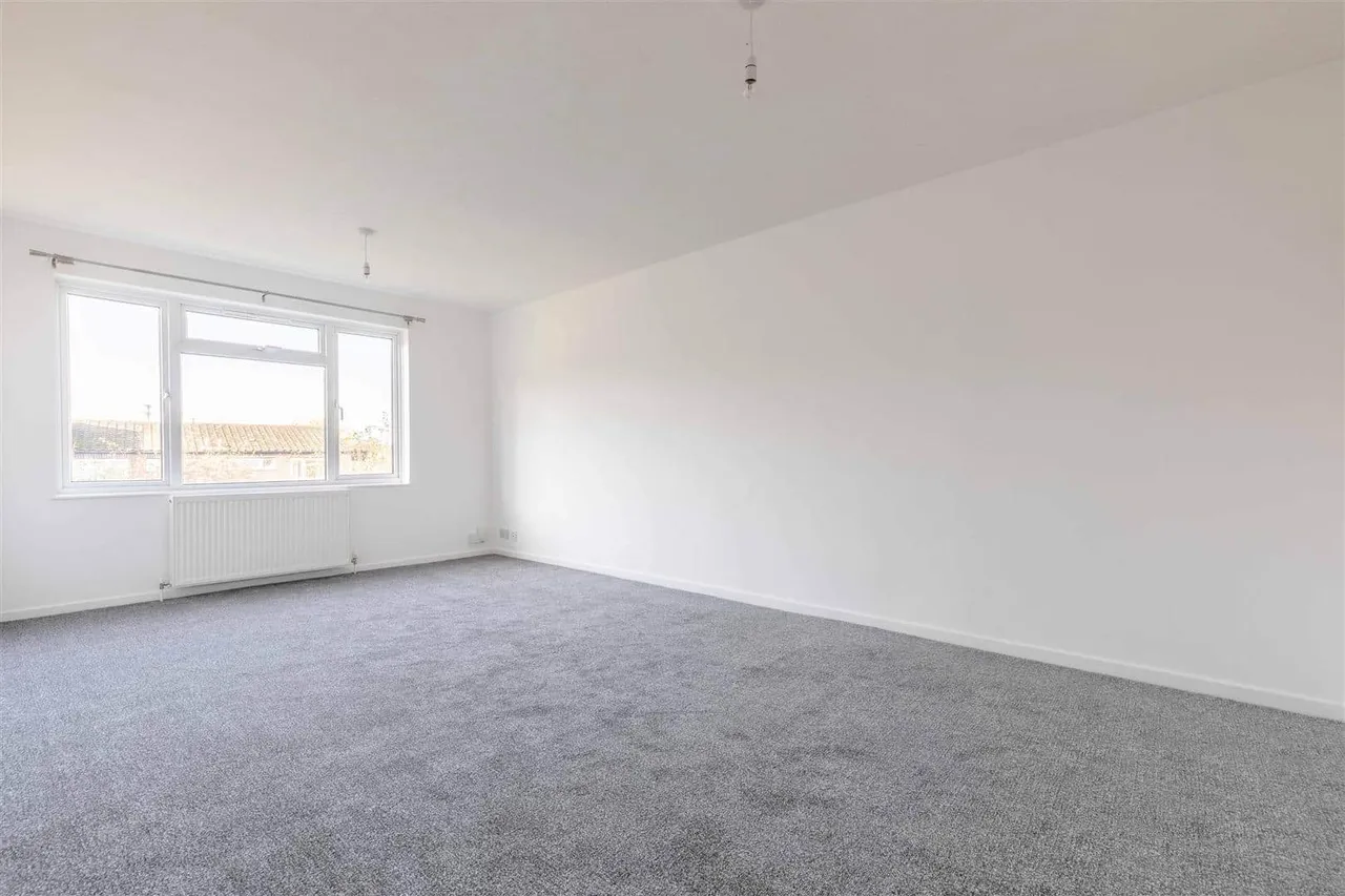 Lovejoy Lane, Windsor, Berkshire, SL4 4ND, photo 3