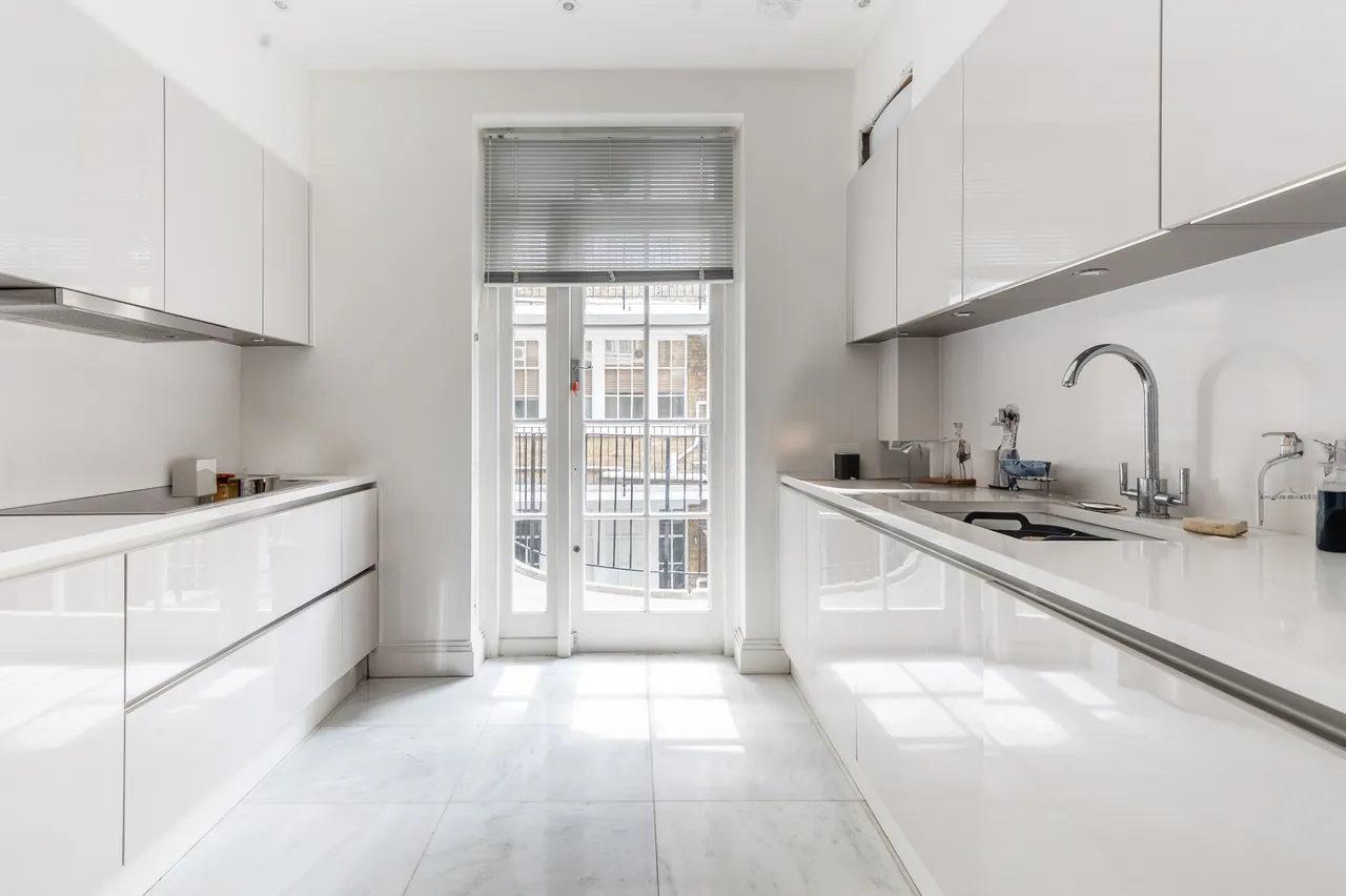 30 Thurloe Court, Fulham Road, London, photo 2