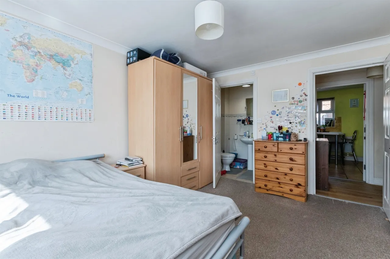 Egerton Gardens, Bournemouth, BH8, photo 13