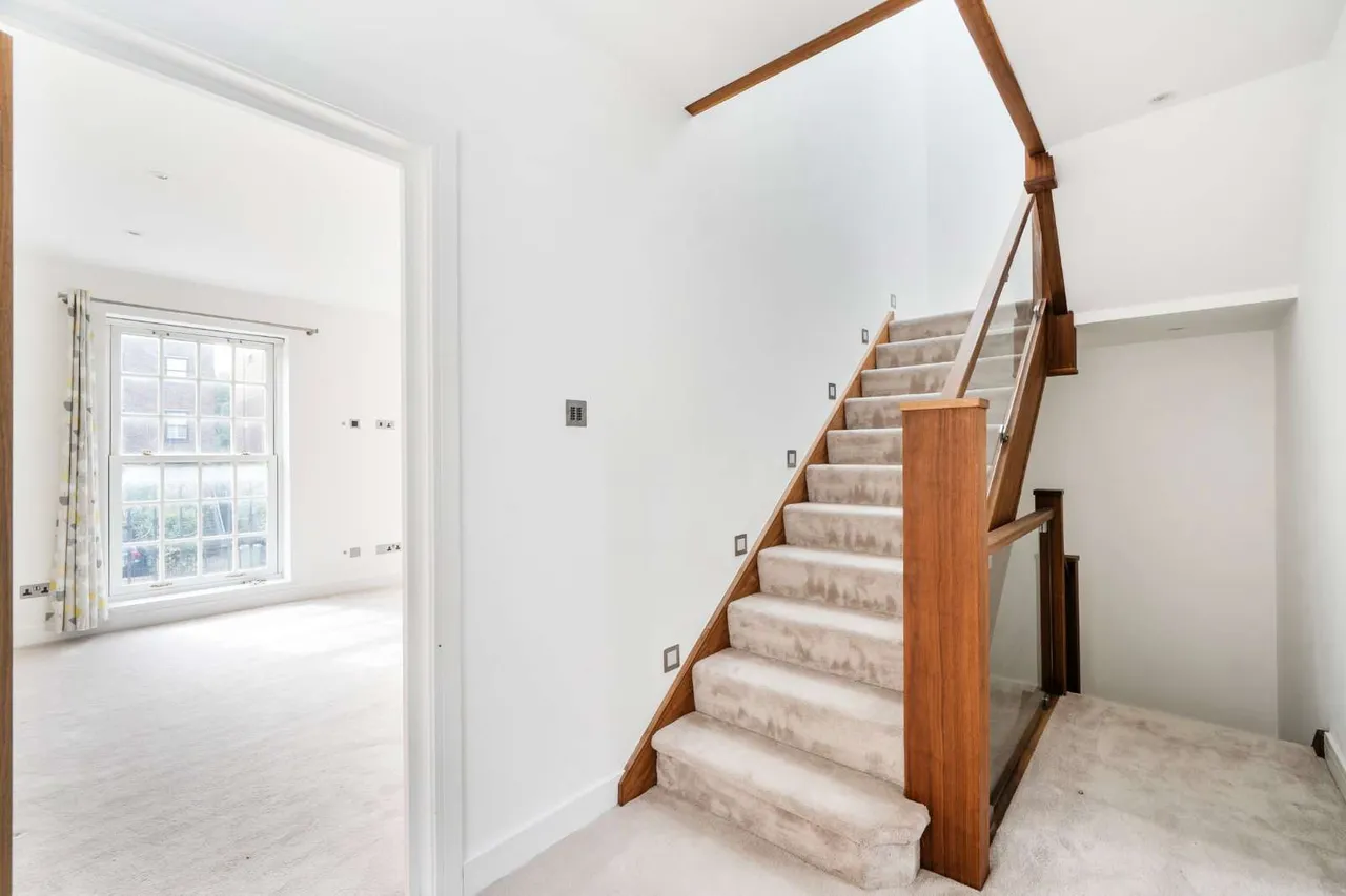 Belsize Road, London, NW6 4RD, photo 6