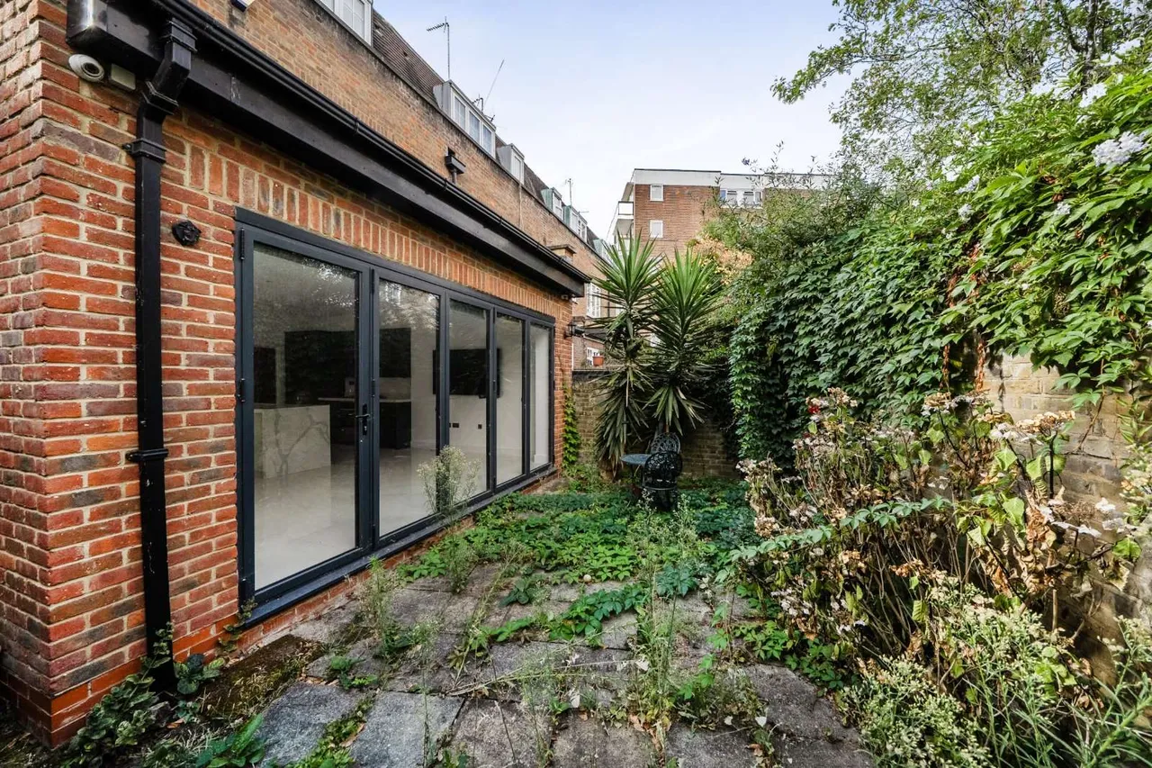 Belsize Road, London, NW6 4RD, photo 11