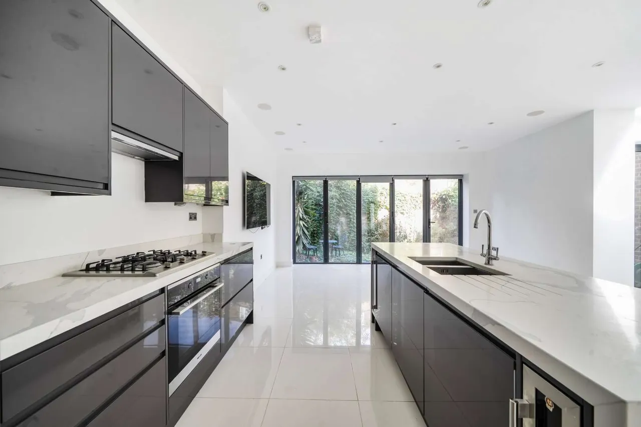 Belsize Road, London, NW6 4RD, photo 3