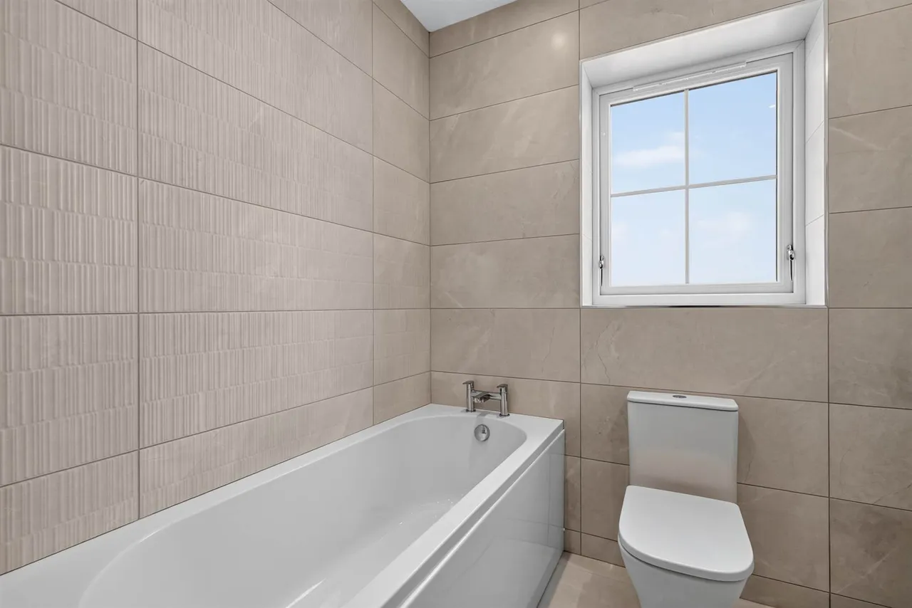 Gransha Lane, Bangor, BT19, photo 20