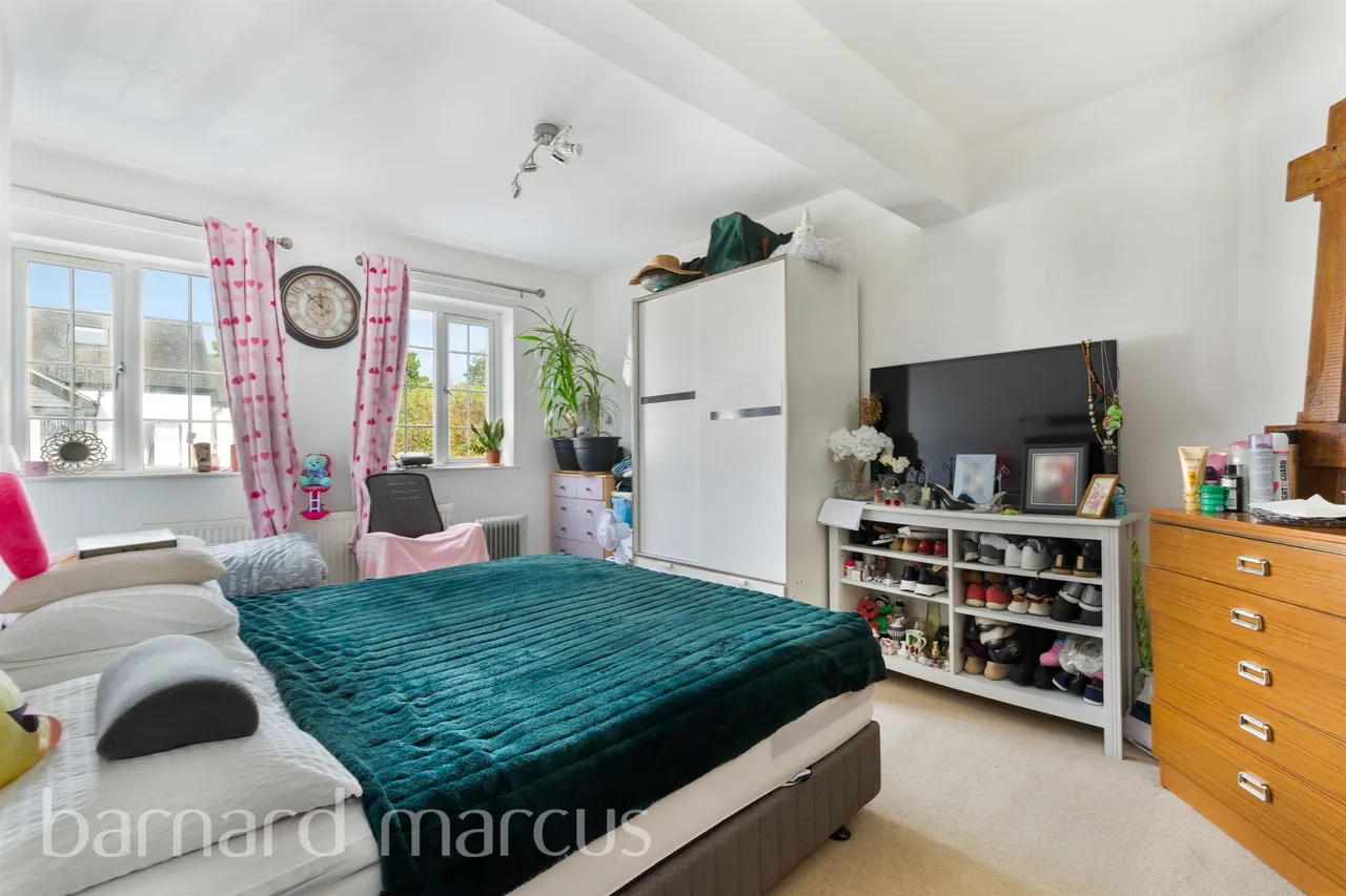 Woodmansterne Road, London, photo 4