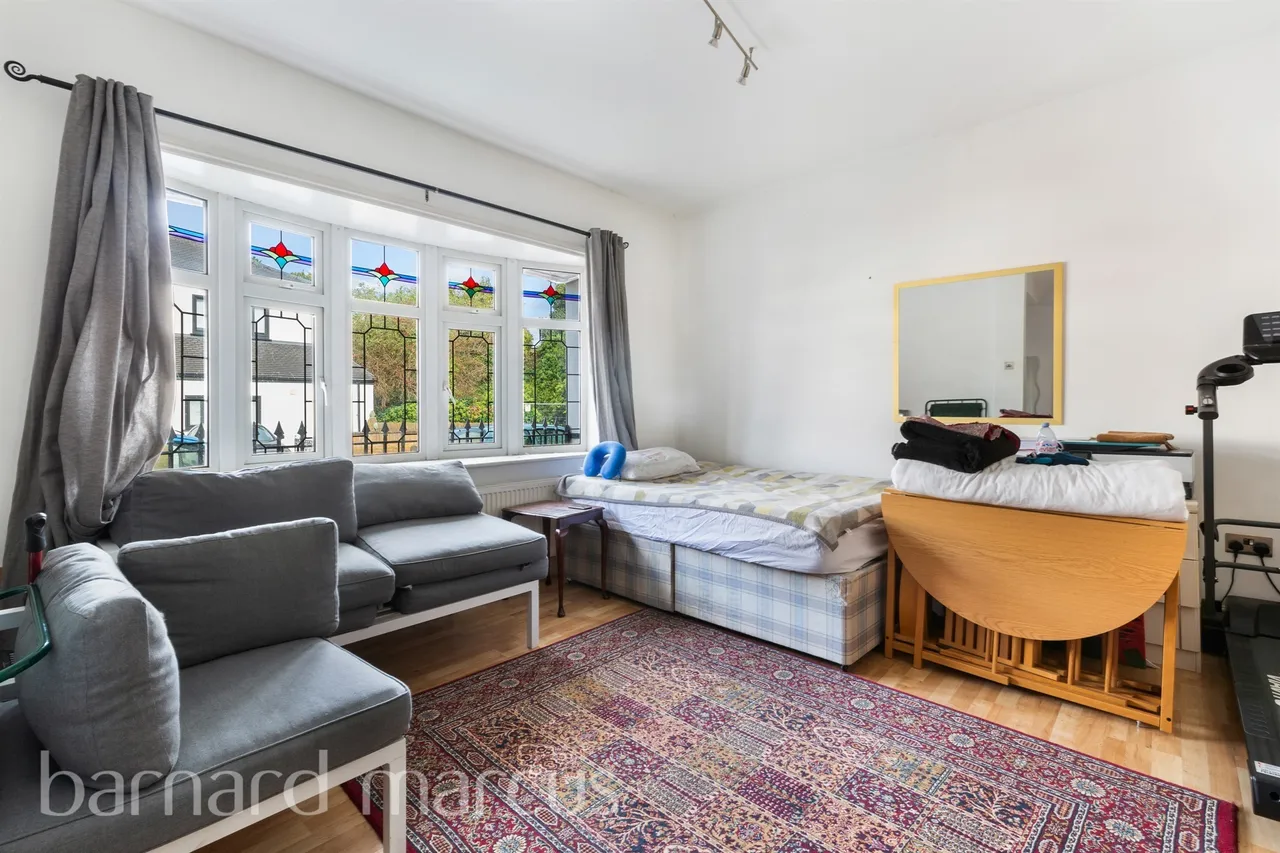 Woodmansterne Road, London, photo 7