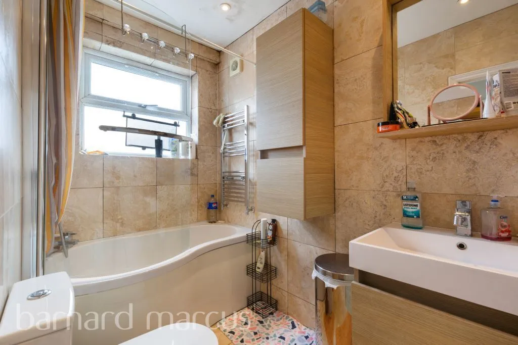 Woodmansterne Road, London, photo 5