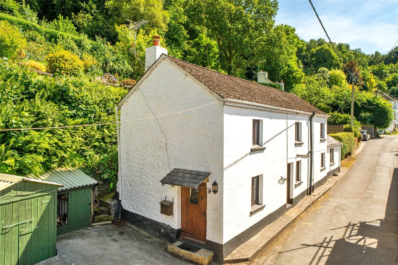 2 bed property for sale — Ramsley, South Zeal, Okehampton, Devon, EX20