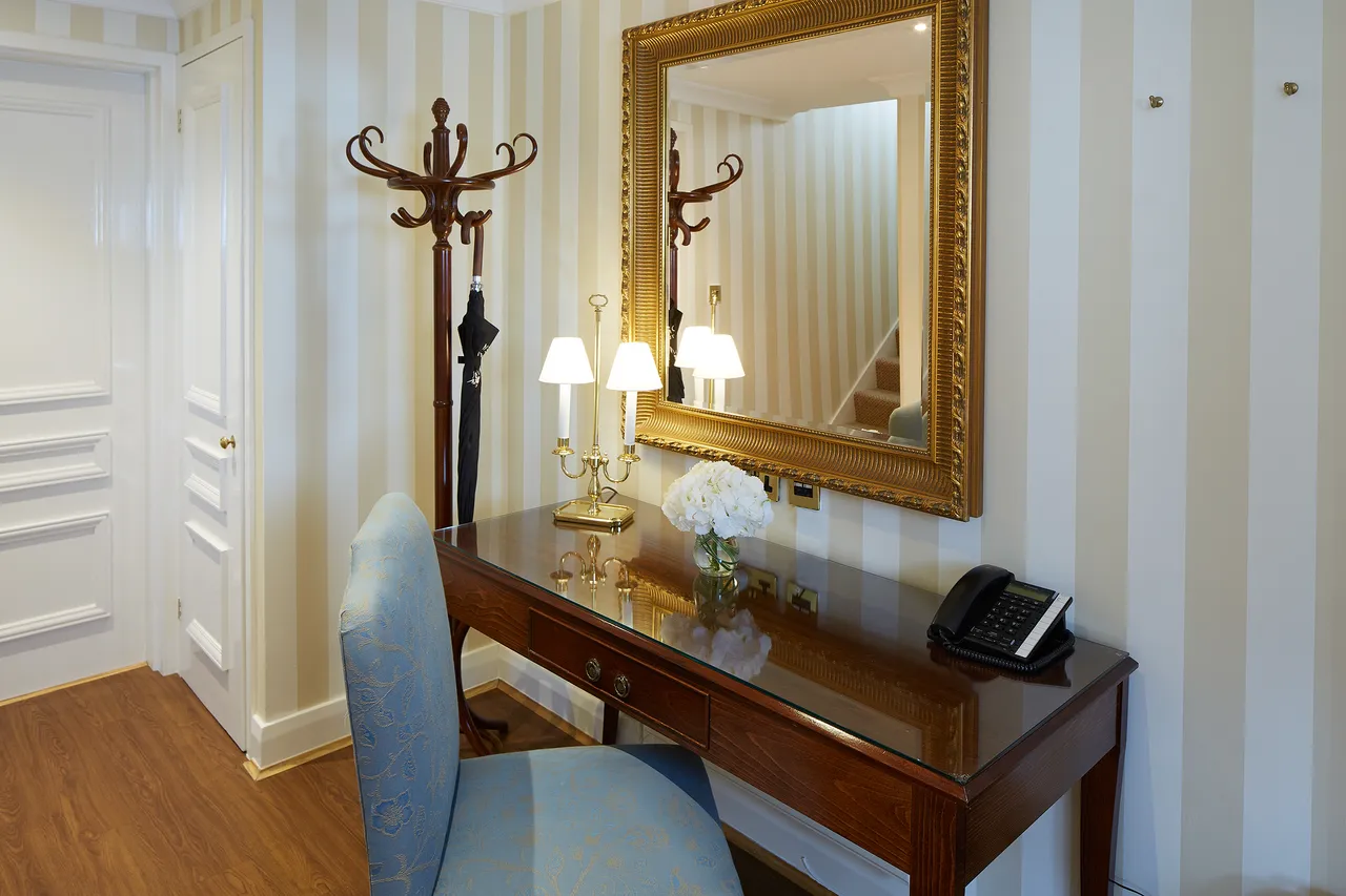 Palace Gate, South Kensington, W8, photo 6