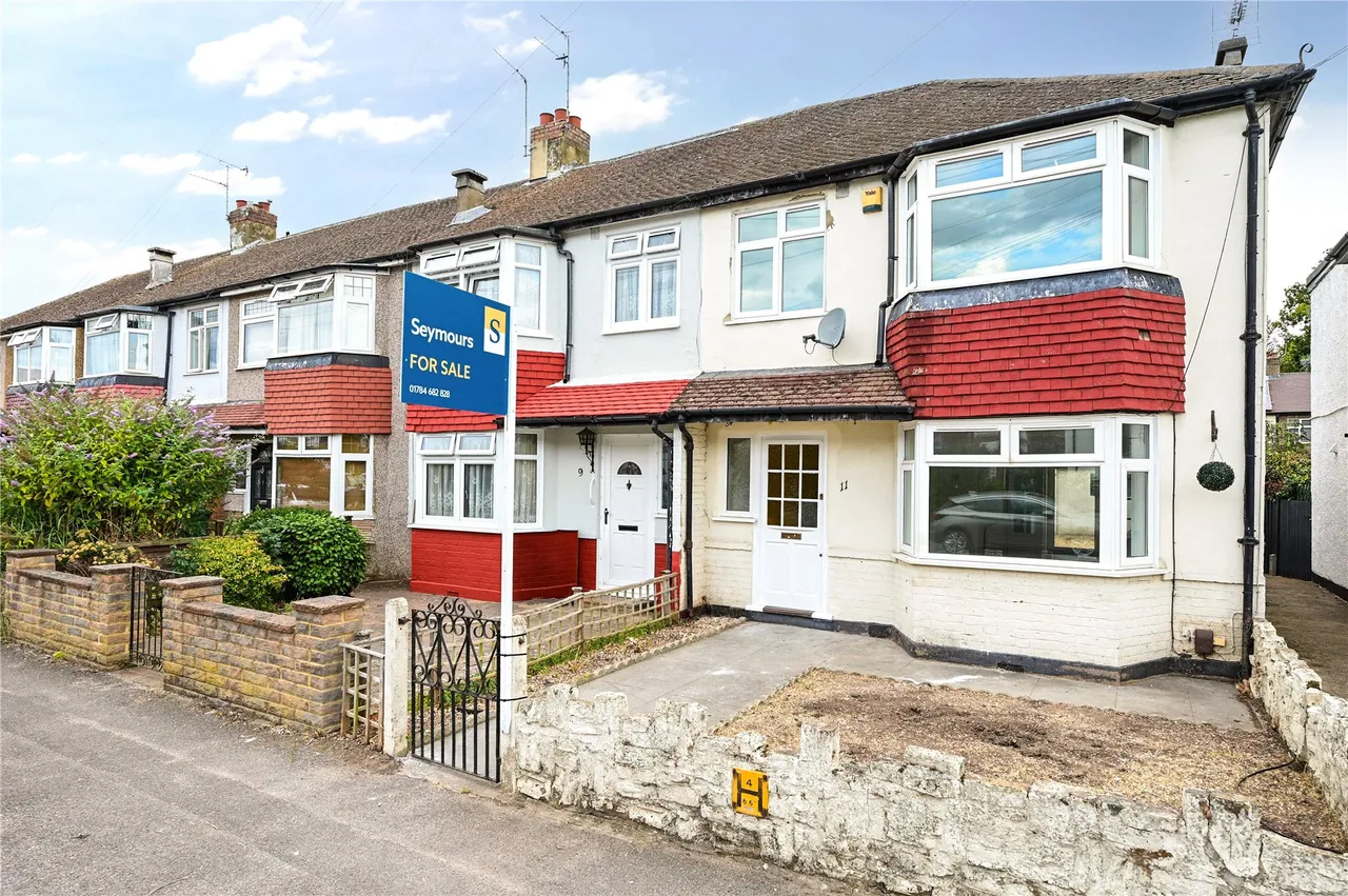 3 bed house for sale, Stainash Crescent, Staines, TW18