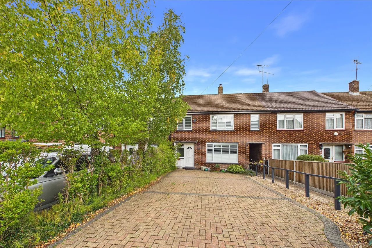 The Close, Lightwater, GU18, photo 16
