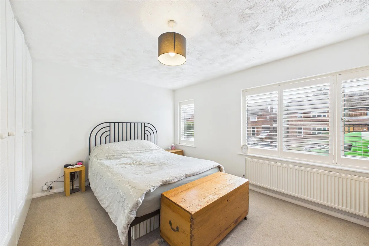 The Close, Lightwater, GU18, photo 8