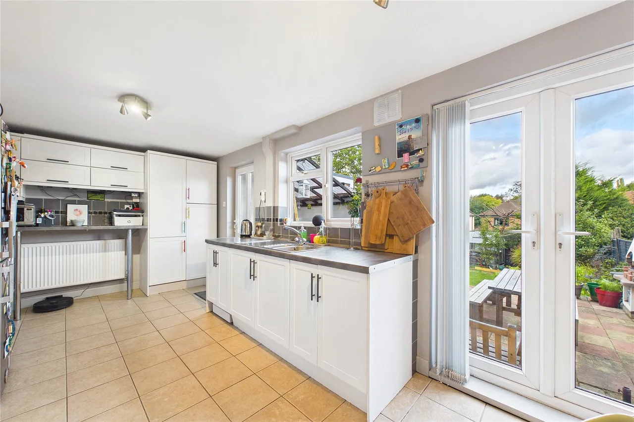 The Close, Lightwater, GU18, photo 6