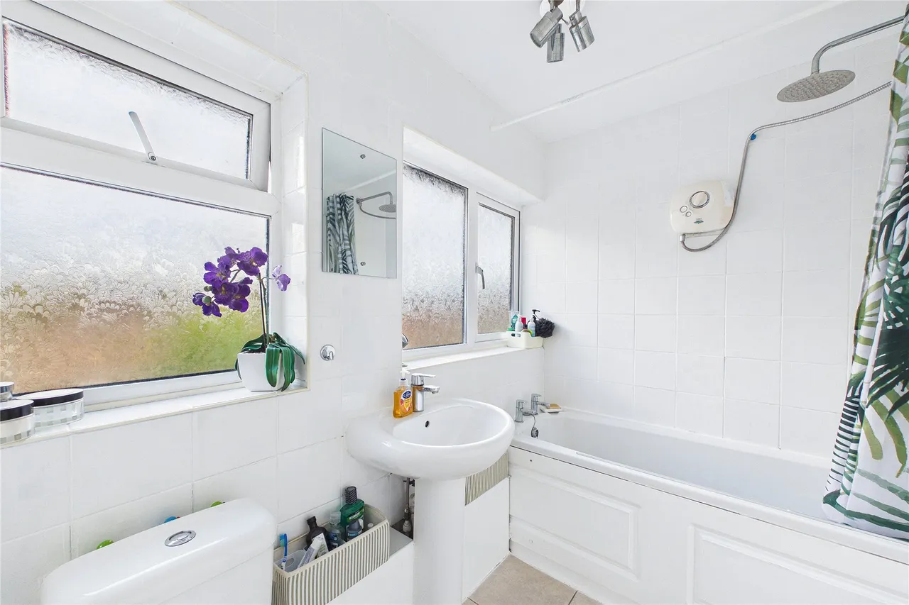 The Close, Lightwater, GU18, photo 10