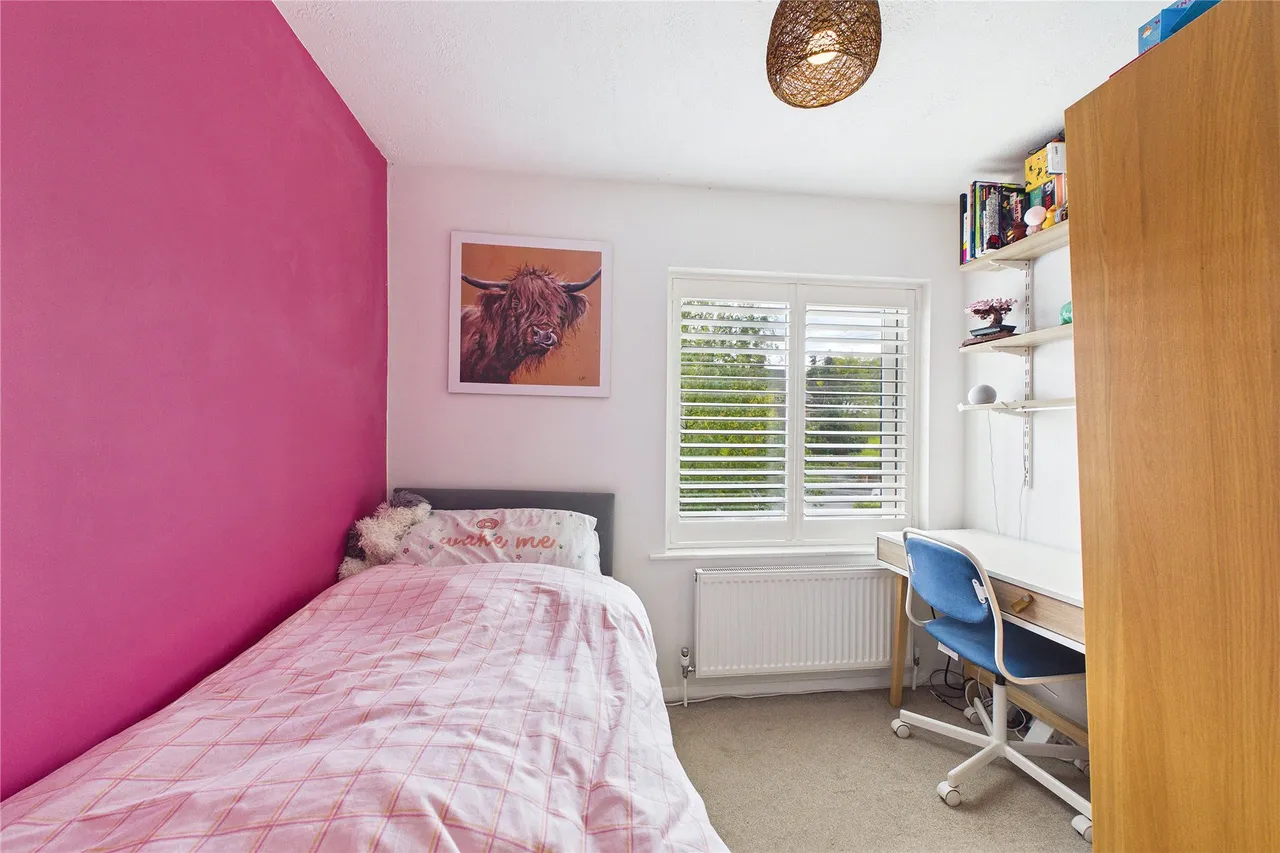 The Close, Lightwater, GU18, photo 13